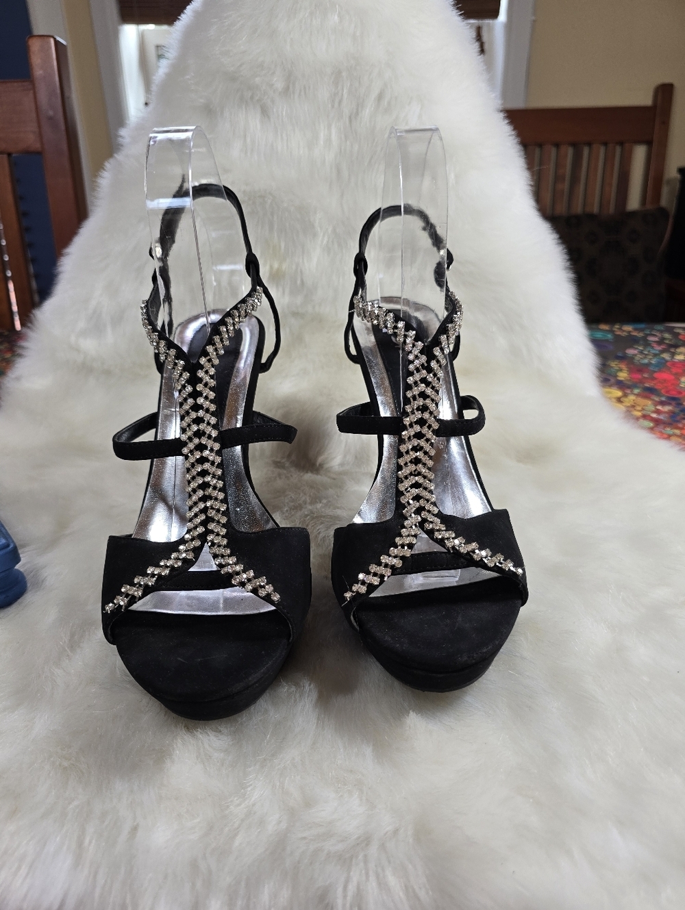 Lasonia Black Crystal-Embellished T-Strap Platform Sandals